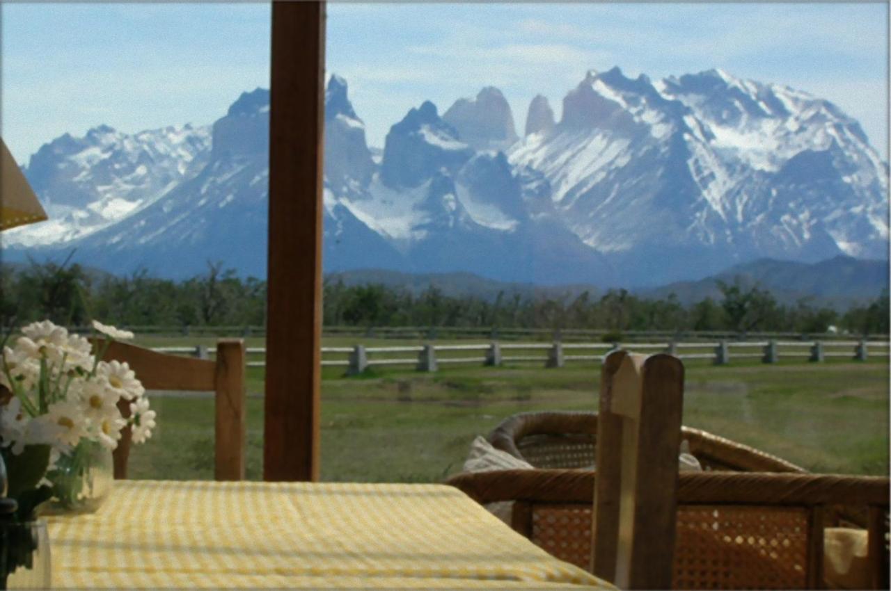 Готель Hosteria Lago Del Toro Torres del Paine National Park Екстер'єр фото